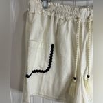 Deja Bleu women Elegant High Waist Cream Shorts with Black Accents Size XL Photo 2