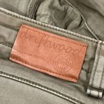 Driftwood  Connie Shorts Womens 26 Green Floral Embroidered Pockets Photo 4