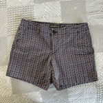 Eddie Bauer Women's Geometric Print Stretch Chino 5” Shorts 6 Gray/Red/Silver Photo 0