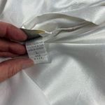 Dentelle LG silky white bathroom robe Photo 3