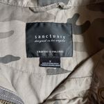 Sanctuary  Ladies Camo Shirt  Size Small  Photo 1