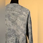 The Mountain EUC  Blue and White Snow Plow Wolf Graphic Long Sleeve Tee size XL Photo 8