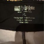 LuLaRoe NWT Jade Capri Leggings Women’s Size XL Multicolor Floral High Rise Photo 3