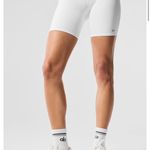Alo Yoga NWT  Women's White Bike Shorts 7” size small and Medium Photo 1