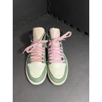 Nike  Air Jordan 1 Mid SE Dutch‎ Green Women's Size 6.5 Pink Laces CZ0774-300 Photo 1