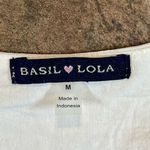 Basil & Lola White V Photo 6