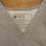 FIGS  Scrub Top Women’s Small Graphite Gray Catarina One-Pocket Scrub Top Shirt Photo 1