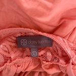 Daisy Fuentes  coral Lace Top Photo 4