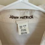 John Patrick Women's Large Button Down Off Photo 3