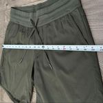 The North Face  Aphrodite 7” Hiking Casual Olive Green Shorts Size Medium Photo 7