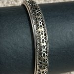Women’s vintage dainty silver flower patterned bangle bracelet one size‎ Photo 1