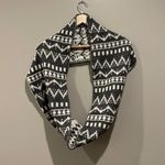American Eagle NWOT  Infinity Scarf Photo 0