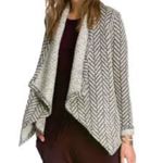 BB Dakota  Black and White‎ Chevron Sweater Size Medium EUC Photo 1