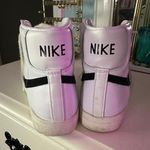 Nike Women’s Blazer Mid '77 Photo 3