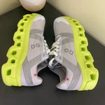 DQ women’s sneakers shoes size 8 Gray Photo 5
