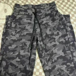 Lululemon  camo joggers size 2 Photo 3