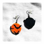 The Pulp Girls β
NWT Custom made Halloween Sparkling Bat Earrings - Orange/Black β
Photo 5
