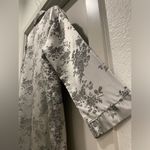 secret treasures VTG 90s Silver Grey Floral Button-Down Sleepshirt Night Gown M Photo 11
