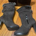 Velvet Heart Womens  Gray Faux Fur Collar Suede Heeled Boots Size‎ 7.5 Photo 0