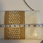 ELSIE…MADE IN THE BAHAMAS WHITE FAUX SKIN CLUTCH WITH STRAW DESIGN SNAP CLOSURE Photo 6