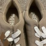 Mad love  comfortable walking shoes canvas tan size 9 new Photo 7