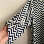 💥Esmoda Zigzag Top Lightweight Blue Size undefined Photo 3