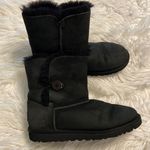 UGG  Baileys Short Boots size 5 very good condition no rips smell or stains Photo 0