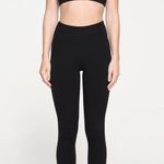 SKIMS Legging Photo 0