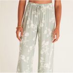 Z Supply  Resort Sandy Floral Pant- Size Small Photo 3