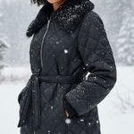 Women's Black Quilted Coat with Faux Fur Collar Size undefined Photo 0