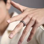 Sterling Silver NIB -  Hammer Pattern Open Ring. Photo 1