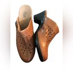 Clarks Bendables Laser-Cut Leather Clog Sz. 10M Leather Classic 2.75” Heel Photo 1