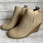 NWT DV by Dolce Vita Gerdy Wedge Ankle Bootie in Beige Tan Size 8 Photo 3
