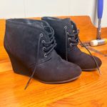 Arizona Jeans Women’s black wedges lace up EUC 7M Photo 1