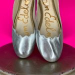 Sam Edelman  Finnegan Silver Faux Leather Scalloped Edge Round Toe Flat Sz 6.5 Photo 2