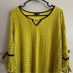 Olivia Blu  Yellow Lace Top with Black Trim Size Large Photo 7