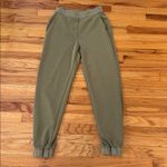 Lululemon Sage Green Women's Jogger Pants Sz 6 Photo 2