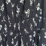 Dark navy and white floral Photo 3
