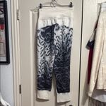 Lululemon π Dance to Yoga Crops in Pretty Plume Photo 3