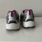 New Balance  400 Sneaker in silver/pink Size 8 Photo 3