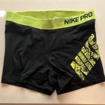 Nike Women’s Pro 1.5” Shorts Photo 0
