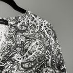 Jasmine & Juliana Women's Black & White Paisley Preppy Top Photo 1