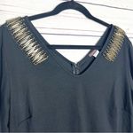 Mark. Black V Photo 3