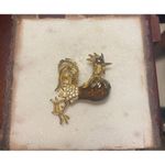 Edwin Pearl Vintage Gold Tone Rooster Brooch Pin With Rhinestones Enamel Detaili Size 2 Photo 3