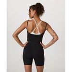 Vuori  Daily Layered Crop Tank Top in Black Size Medium Photo 1