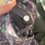 Lululemon Athletica high waisted vibrant Purple mini floral Leggings size 4 Photo 4