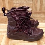 Nike “Tanjun” High Rise Women’s Boots Lightweight in Burgundy Crush Size 5 Photo 2