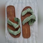 Bamboo NWOT  Women's Green Sandals Photo 4