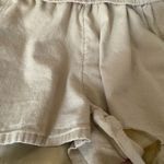 Hollister  Women’s Juniors Beige Cream Shorts M Medium Waist 30” 32” 34” Photo 1