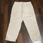 Universal Threads Universal Thread Boyfriend Cargo jeans Straight High rise Womens size 6 Cream Photo 1